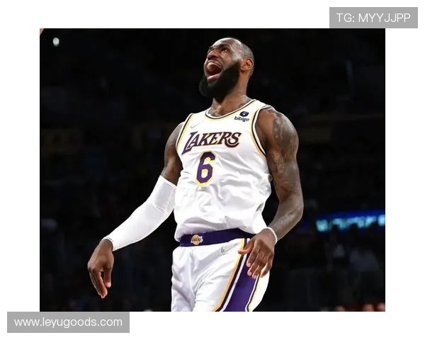 奥斯梅恩纵深前插无球跑动如何提升进攻效率