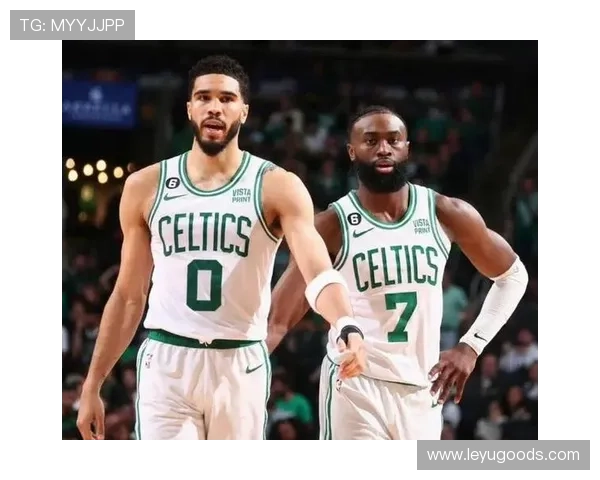 杰伦·布朗突破创造高效得分，拉开与塔图姆的关键差距