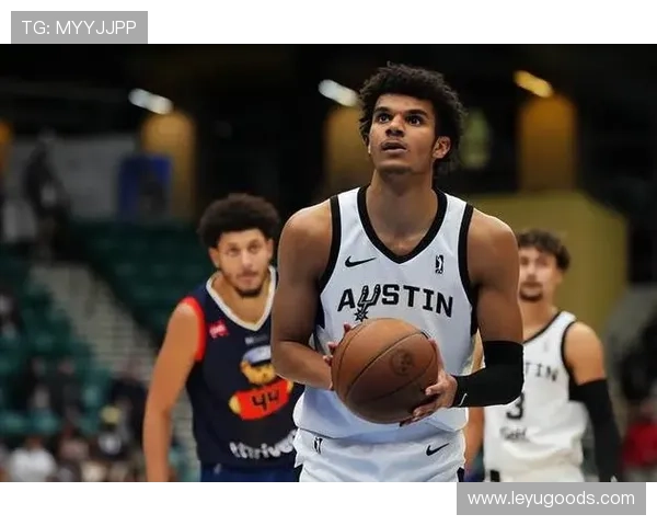 维克托·文班亚马篮下单打效率提升显著拉开内线威胁差距